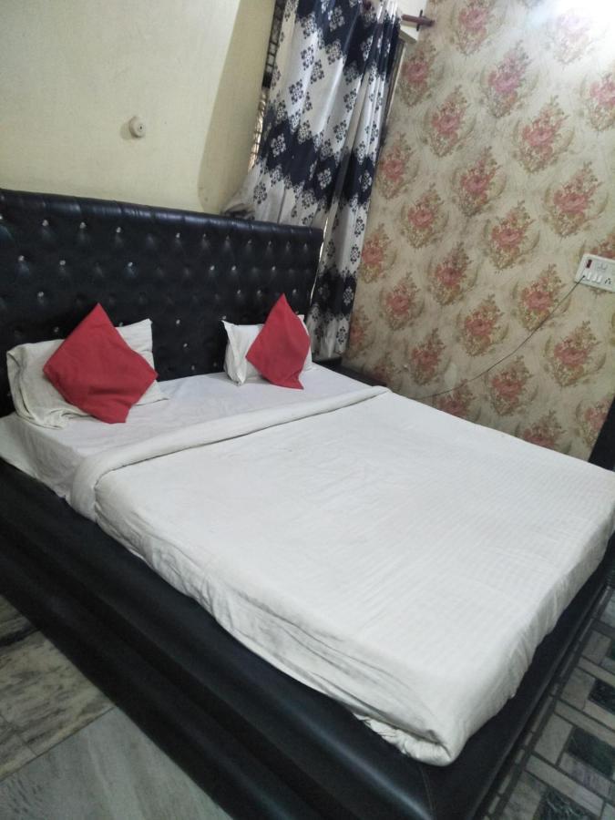 Hotel Shiv Mahima Inn By Wb Inn Prayagraj Exterior photo