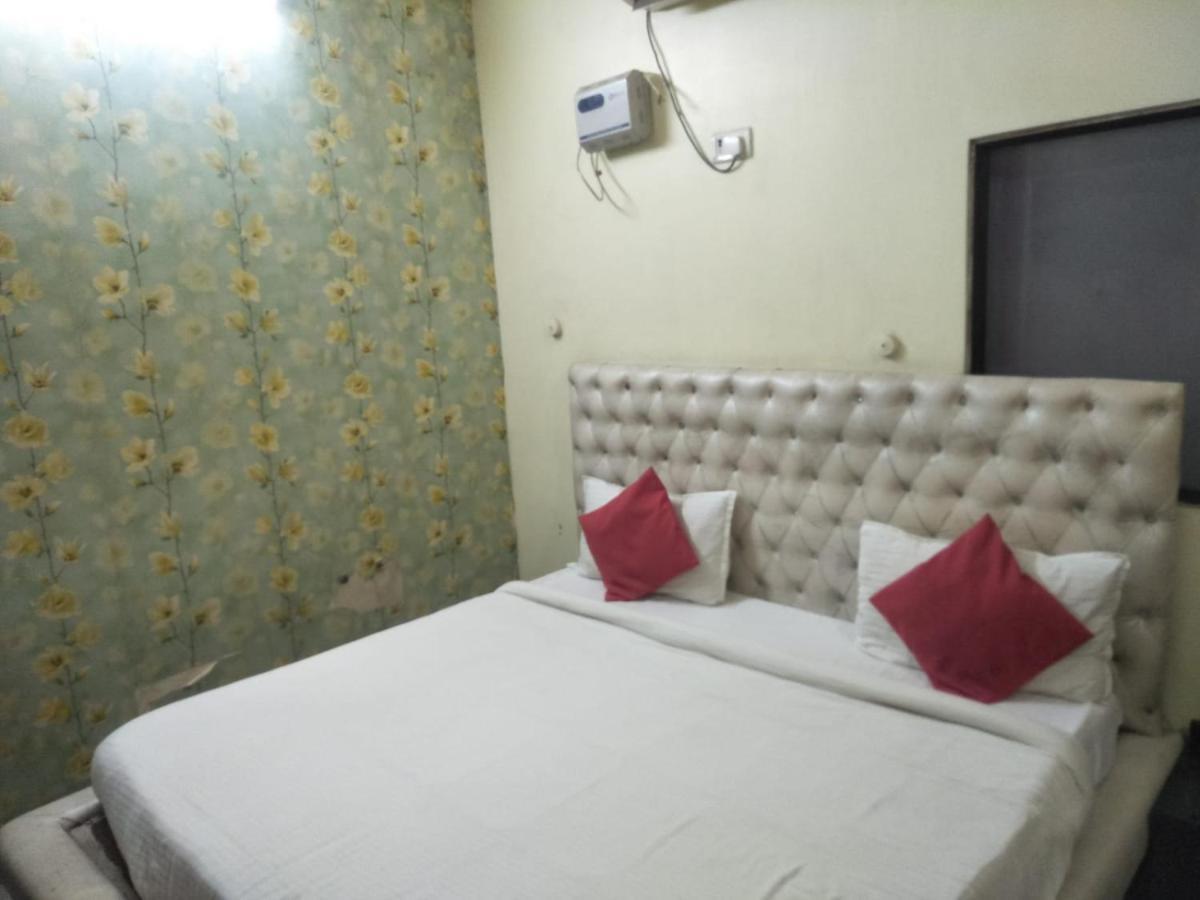 Hotel Shiv Mahima Inn By Wb Inn Prayagraj Exterior photo
